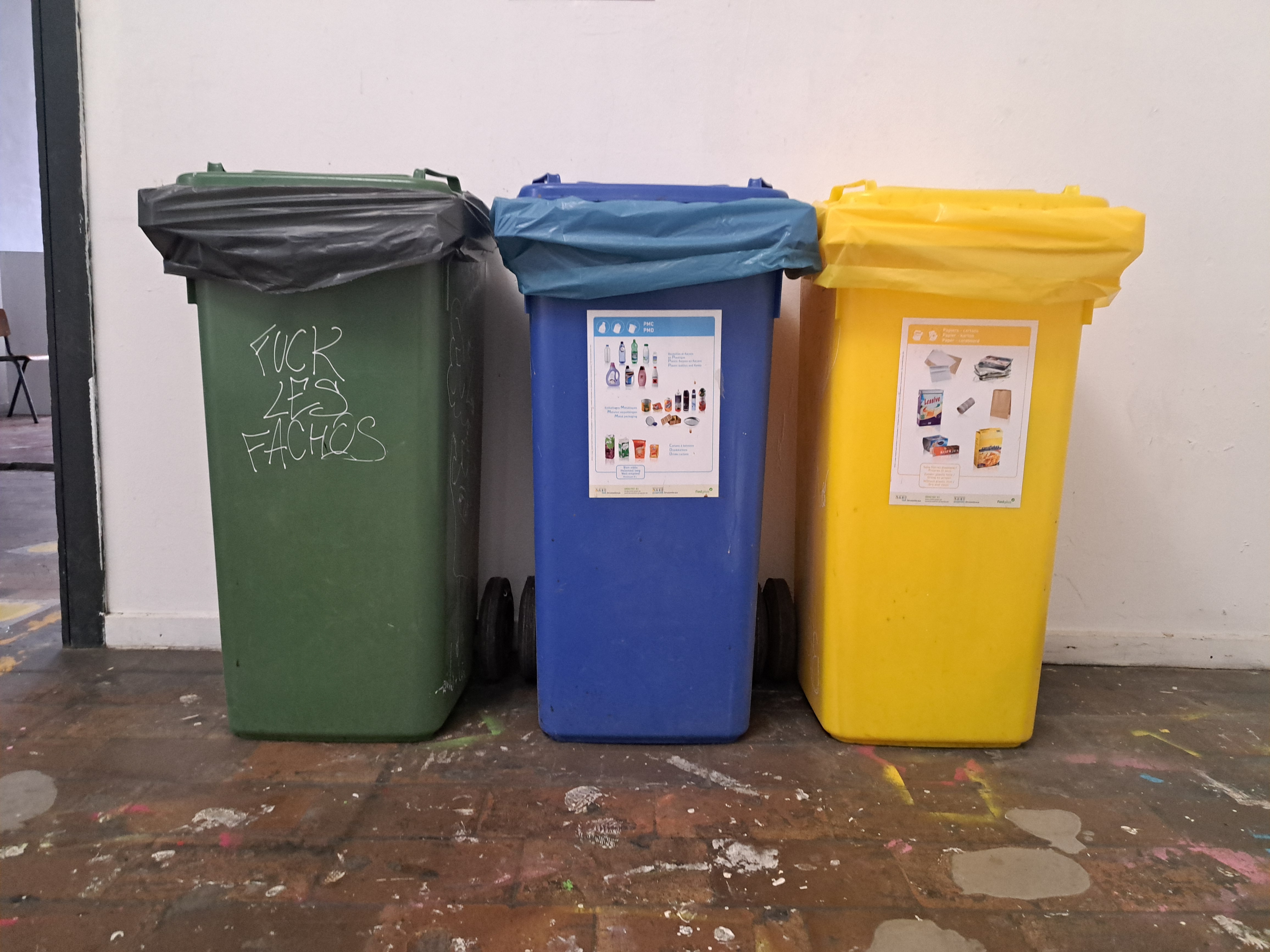 Photo de Trio de poubelles
